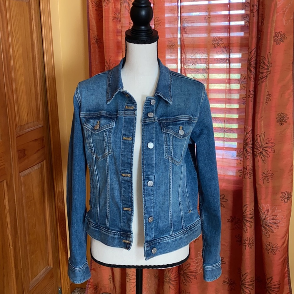 Women’s J Crew Medium Wash Jean Jacket. Excellent condition!